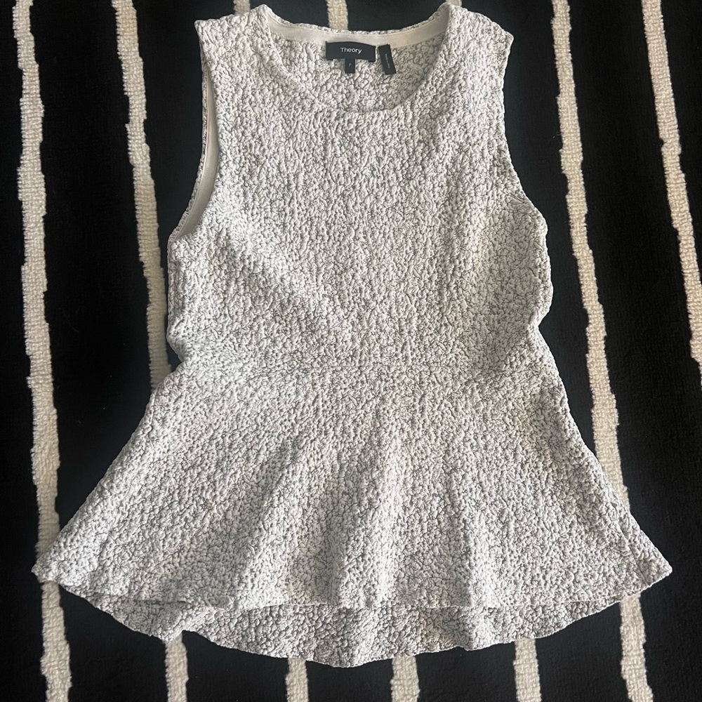 Theory top like new